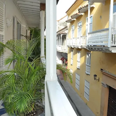 Hotel Casa Mantilla 3-37 *