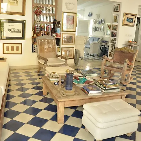 Hotel Casa Mantilla 3-37 *